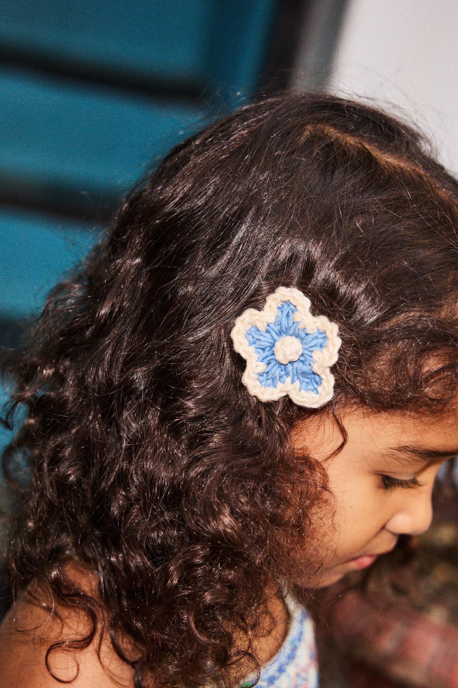 Medium Flower Clip Set - Image 3