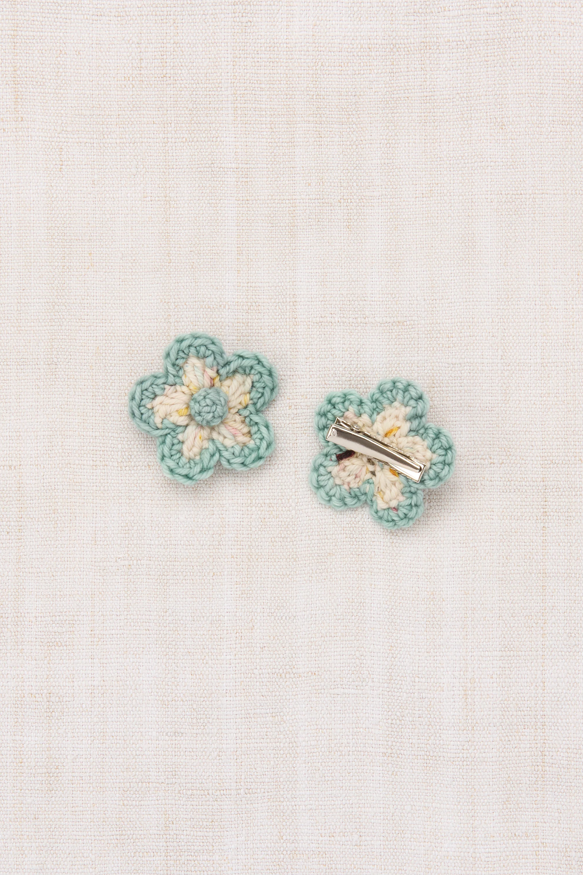 Medium Flower Clip Set - Image 4