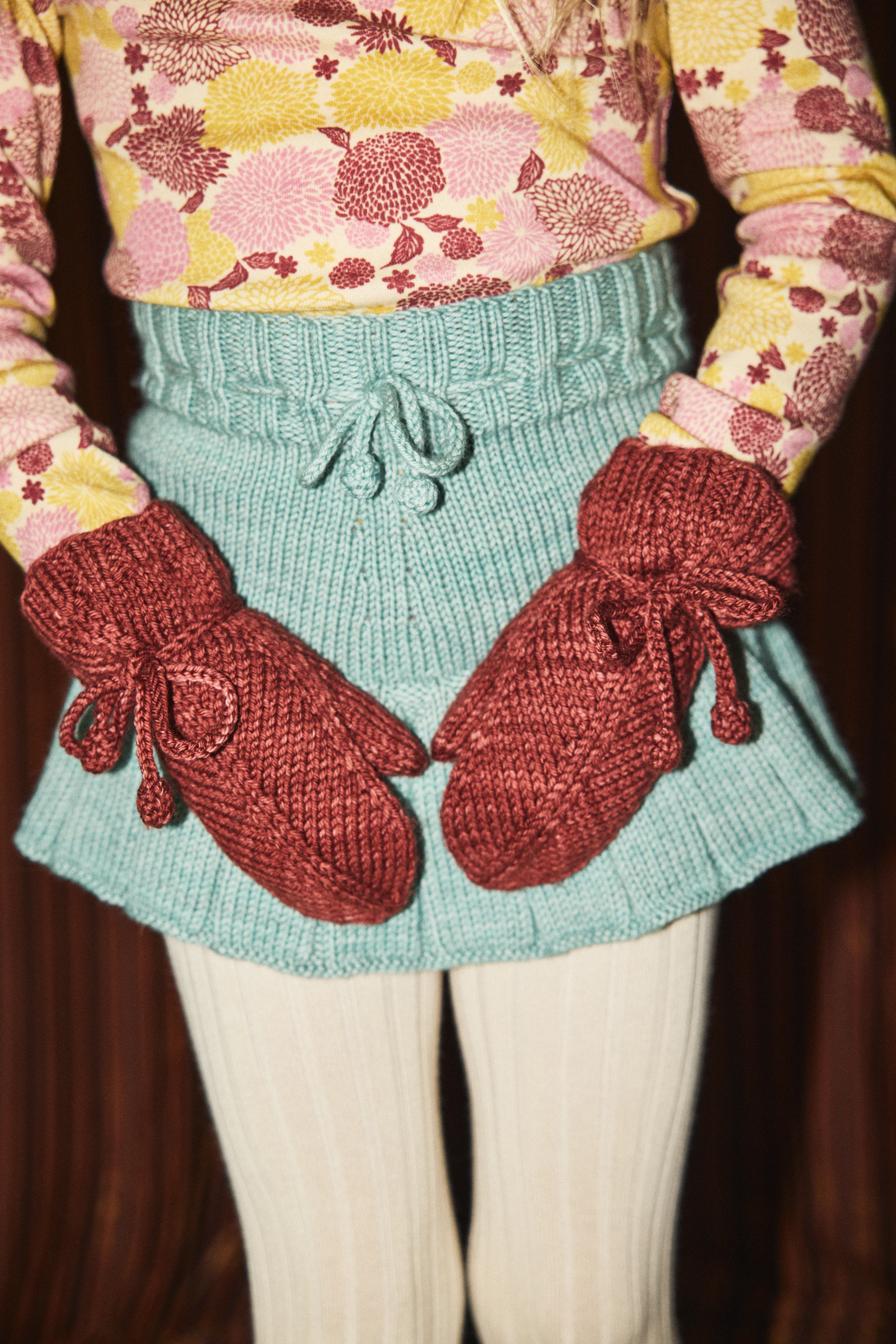 Snowshoe Hare Mittens - Image 2