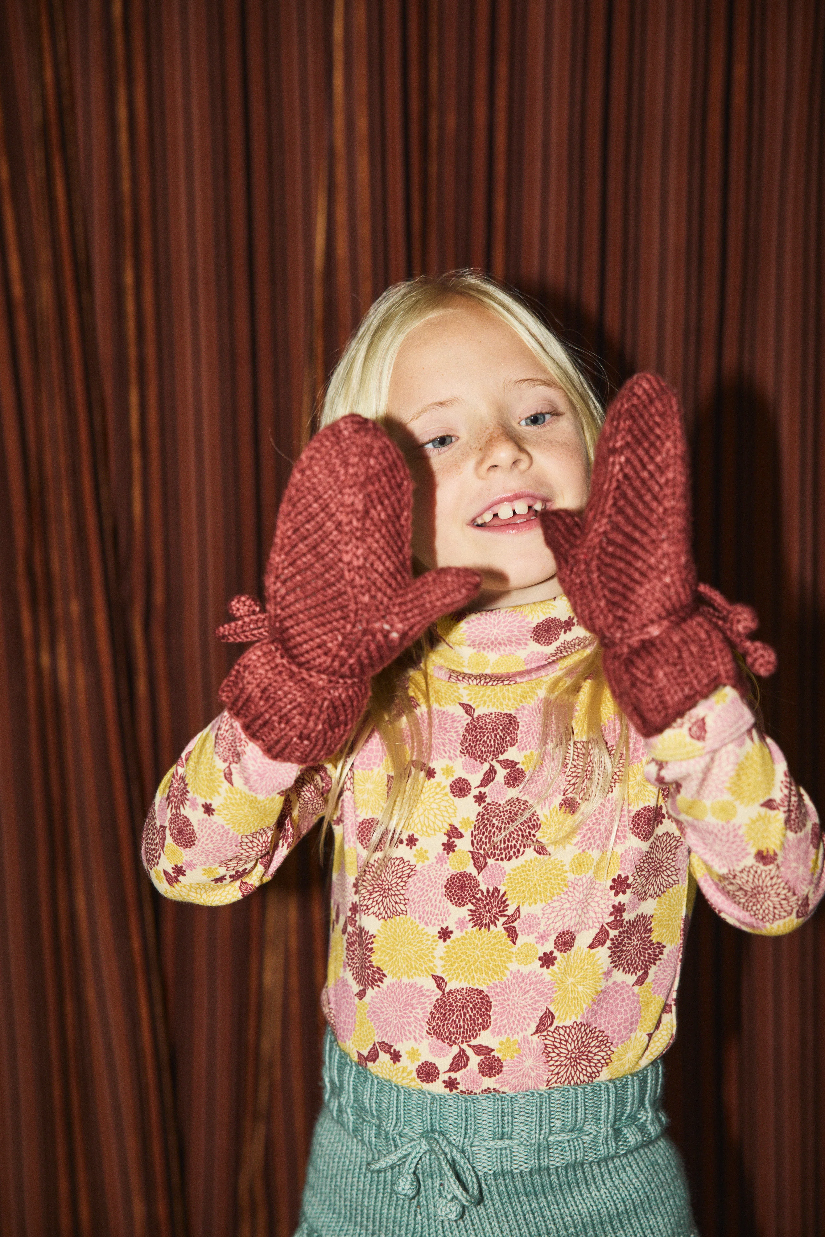 Snowshoe Hare Mittens - Image 4