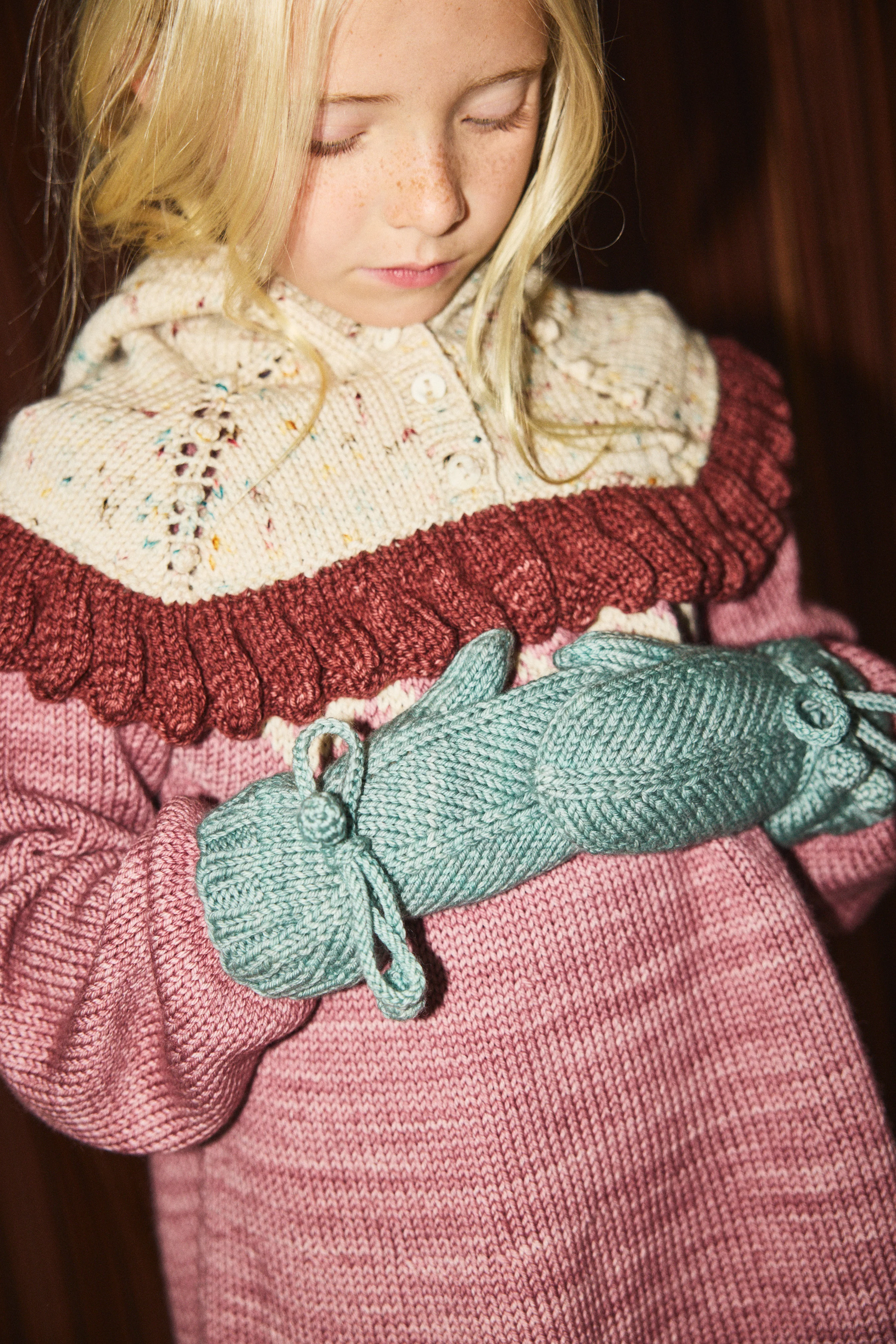 Snowshoe Hare Mittens - Image 2